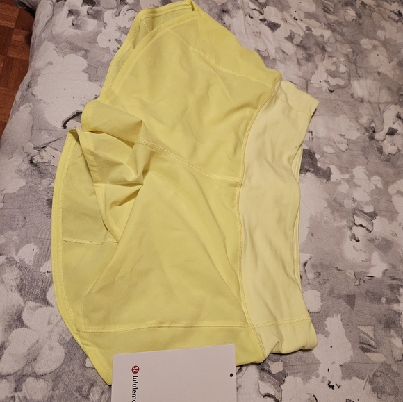 Lululemon size 8 shorts - Picture 4 of 5